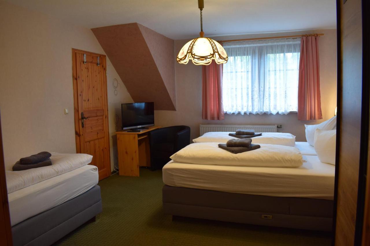 Landhotel "Lichte Aue" Lichtenau Stutzengrun 外观 照片