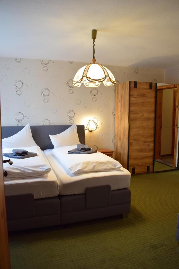 Landhotel "Lichte Aue" Lichtenau Stutzengrun 外观 照片