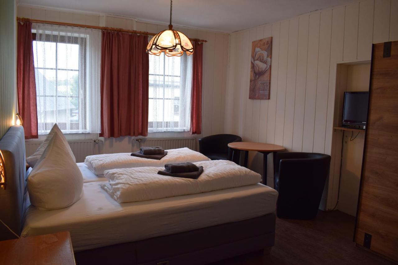 Landhotel "Lichte Aue" Lichtenau Stutzengrun 外观 照片